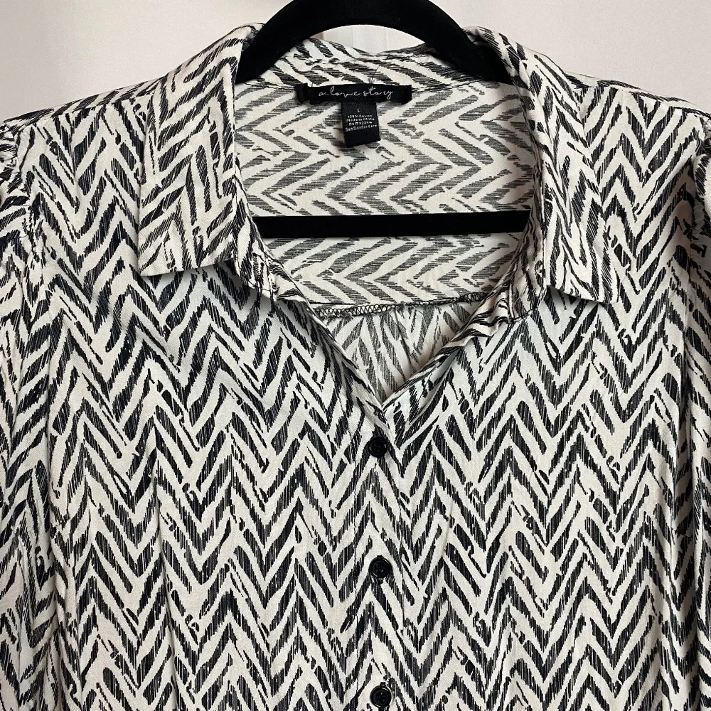 💙5/$15 A Love Story Womenʻs Black | White Long Sleeve Button Down Dress Shirt L